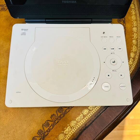 Toshiba SDP95S 9" LCD Widescrn Compact Travel Portable DVD Player Tested Working - Picture 4 of 9